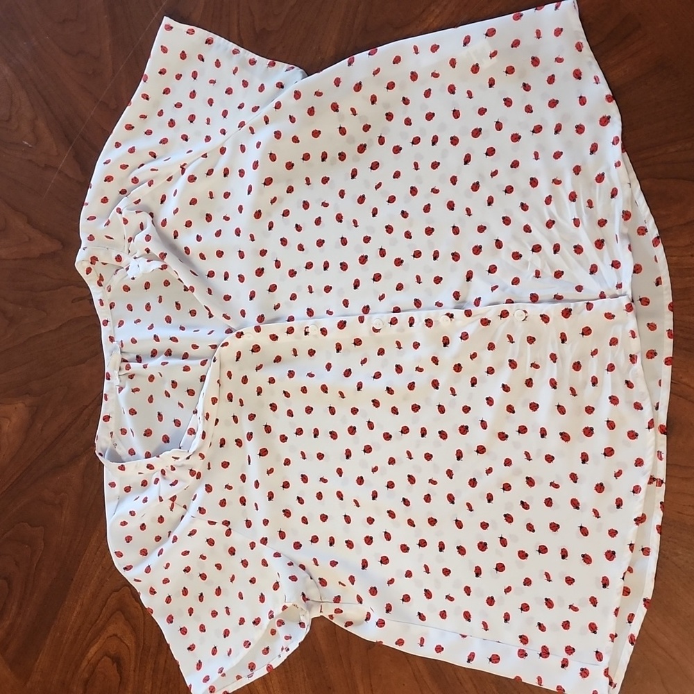 Ladybug pattern shirt - Picture 2 of 9